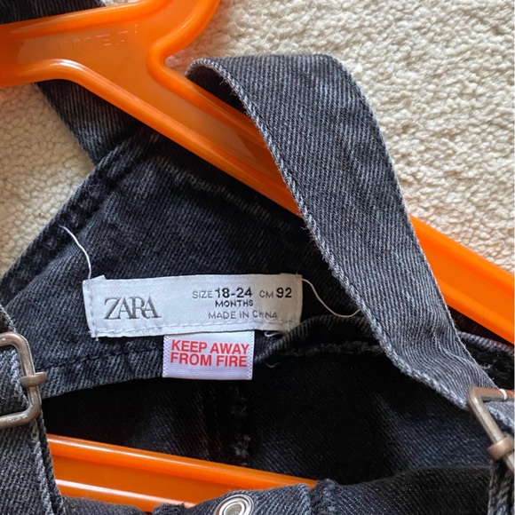 Zara - Picture 1 of 2